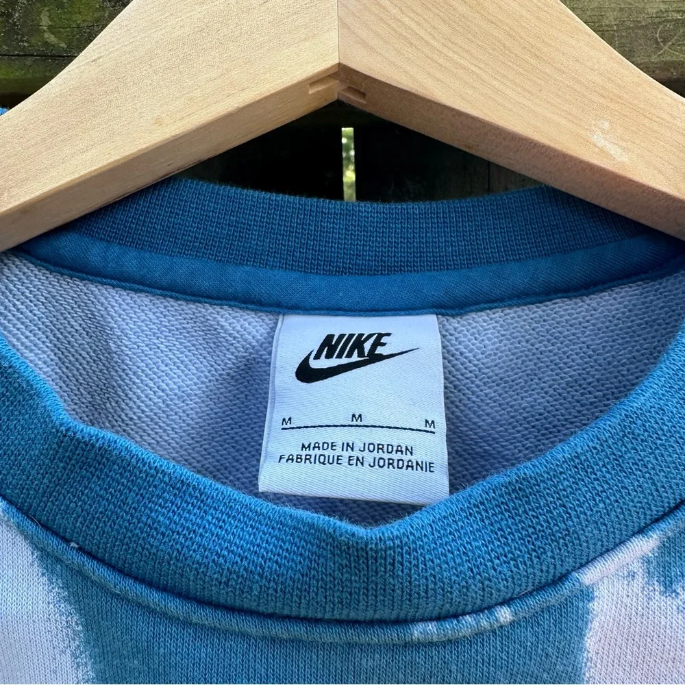 Nike Tie Dye Crewneck Sweatshirt Blue and‎ White Size Medium